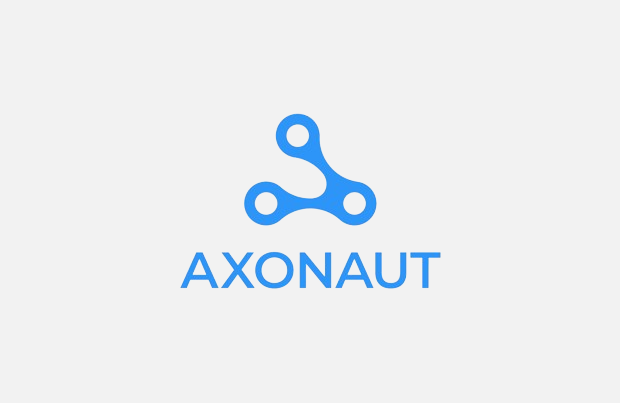 Logo Axonaut, connectable avec HUGGII